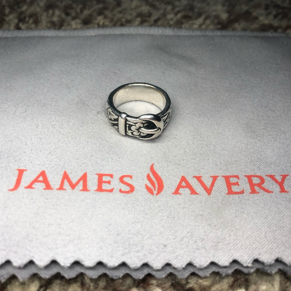 James Avery Buckle ring 💕